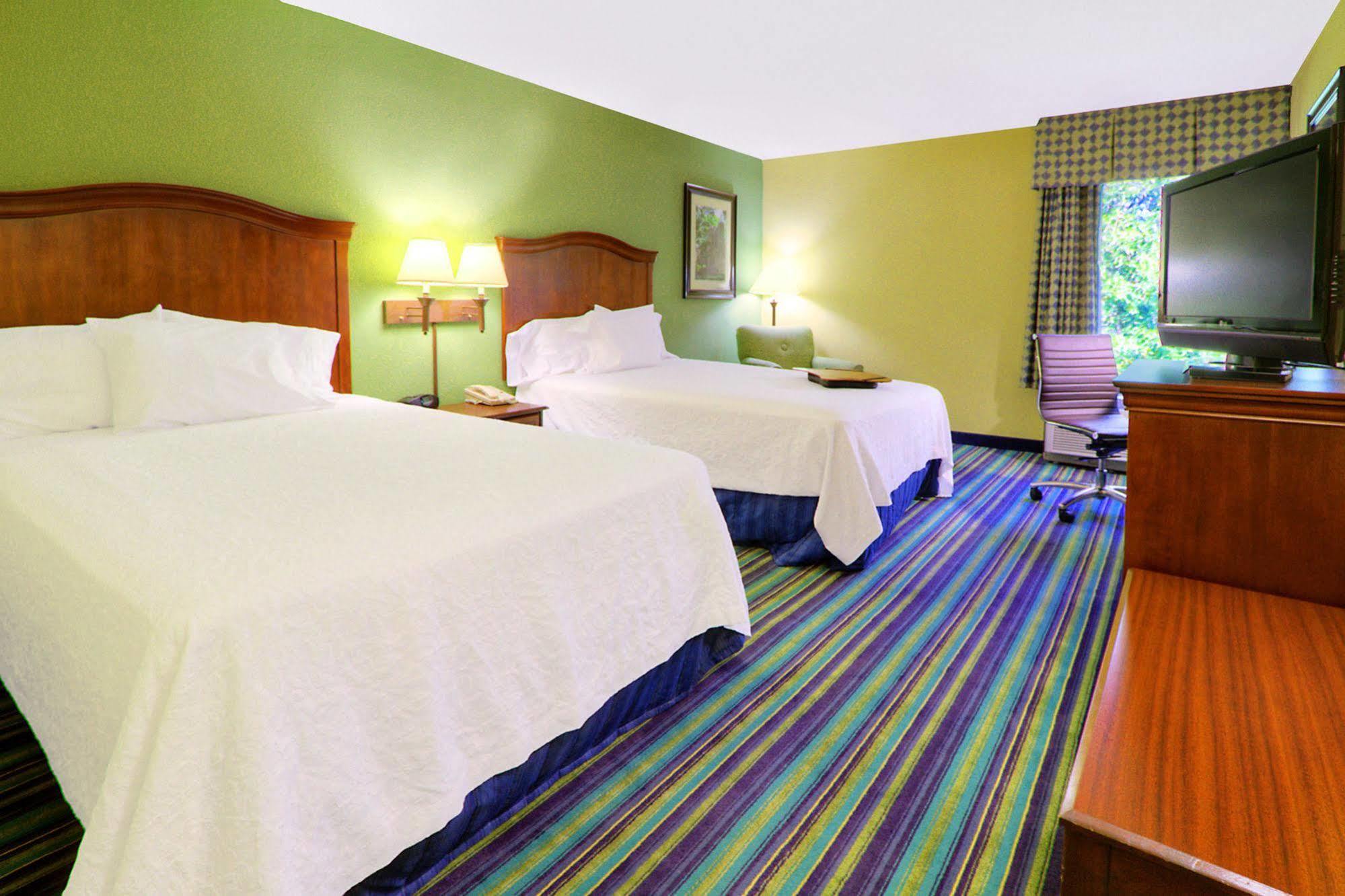 Hampton Inn Raleigh Cary Habitación foto